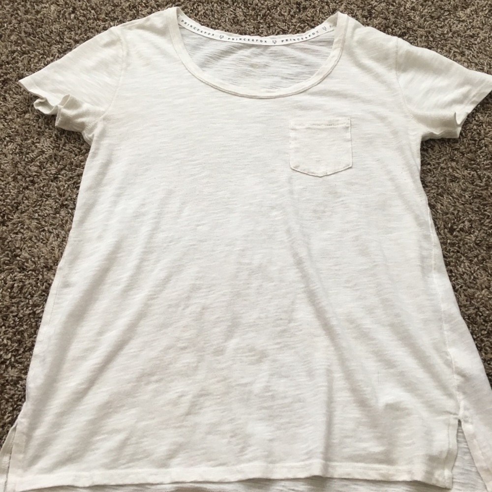2 white T-shirt’s